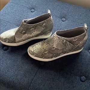 Snakeskin wedge sneakers